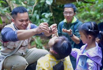 西双版纳基诺山司土小寨雨林徒步一日游 60%水路  项目全含【[精品纯玩小团]最多只接待6人内小团，纯玩无购物，无任何隐性消费，嗨游热带雨林；】