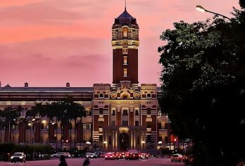 台湾观光巴士{观光局主导}～台北经典半日活动{拼车.2人成行}【可以附加 英.日.韩.泰.越南.菲律宾.印尼.马来.等多种语言.订购栏目中订购英文.备注栏中告知即可】