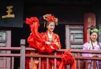 开封清明上河园+开封府·梦回千年1日游【文旅专线◆上门接】【[品牌实力]禅源文旅始于1999年，专注于河南地接线路25余年；纯玩团始发者，连续多年评为先进单位。】