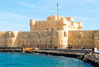 埃及亚历山大一日游【开罗出发丨可选中/英文导游丨含门票】【探索古老的庞贝柱和盖贝依城堡，欣赏气势不凡的亚历山大图书馆】