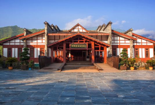 重走长征路，土城古镇，四渡赤水纪念馆，酒香四溢茅台镇，一日游【小车小团，遵义市区酒店上门接送，全程专业司机管家式贴心服务，行程进度可以自己把控，方便灵活】