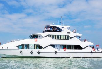 「亲子游」乘豪华游轮逐浪海 · 探秘海底世界 ·趣学海洋知识【乘游轮出海观光，与大海来个亲密接触，海上看北海!】