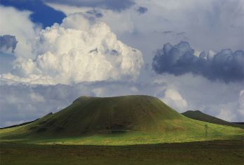 辉腾锡勒草原+乌兰哈达火山地质公园1日游纯玩上门接送一车一团【一车一团，独立成团，资深玩家向导】