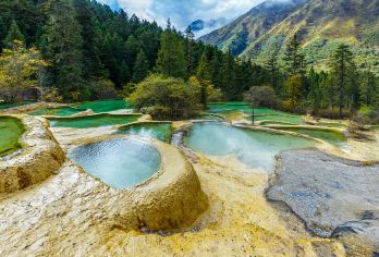 九寨沟风景区沟口~黄龙九寨站/松潘站丨拼包【直通车位】自由行【自由行推荐，无隐形消费，行程轻松，出行方便。】