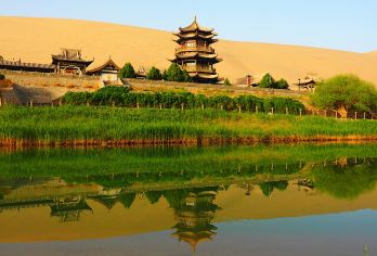 【小白龙优品线路】敦煌莫高窟+鸣沙山月牙泉一日游【上门接送】【[文化瑰宝探秘]深入了解佛教艺术与华夏文明！】