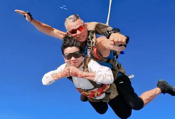 长沙高空跳伞基地一日游【3000米跳伞+空中酷炫拍摄】【[刺激体验]高空自由落体，俯瞰震撼美景；】