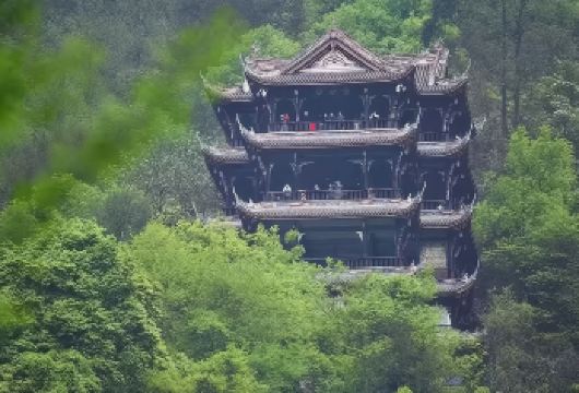 成都都江堰+三星堆包车一日游【都江堰：世界遗产，李冰无坝治水工程惠泽千年；三星堆：古蜀文明瑰宝，青铜奇珍解锁上古神秘密码。】