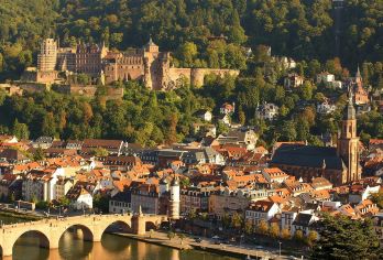 德国法兰克福海德堡城堡海德堡老城区一日【中文司机 酒店接送】【海德堡是德国少有的没有被战争破坏的老城 歌德黑格尔 雨果都曾在此驻足】