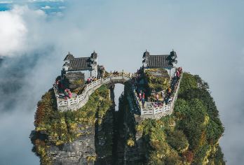 贵州铜仁梵净山一日游【暖心特价·梵净冬韵·纯玩不进店】【[缤纷景点]漫步冰雪琉璃世界·观云海雾凇·天空之城】