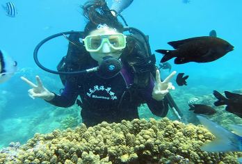 亚龙湾潜水套餐【潜水+摩托艇+香蕉船+玻璃船桨板拍照+餐】【打包套餐性价比更高，满6岁即可参加】