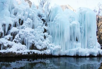 沕沕水生态风景区一日游【包车方便自由，上门接送，纯玩无购物】【5座、7座、9座、16座、27座、37座等多种车型，满足您的不同人数的需求】