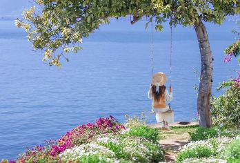 大理环洱海旅拍包车一日游：摄影师全程跟拍+五张精修+底片全送【[私家专享]一单一团、专属摄师、全程跟拍、包含理想花园入园门票；】