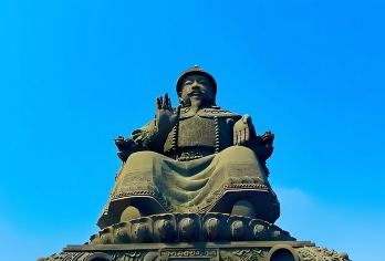 大昭寺+塞上老街+敕勒川草原+内蒙古博物院【经典地标、文化体验与自然风光，兼顾高效与深度体验。】