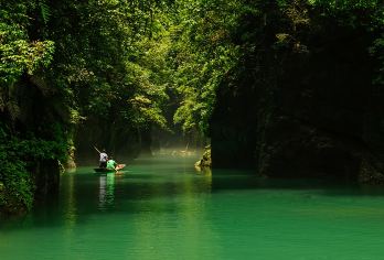 恩施地心谷景区一日游【地心奇观+大咖讲解】【[匠心打造]0擦边、0加水，恩施城区内酒店和火车站提供免费接送服务，天天发团】