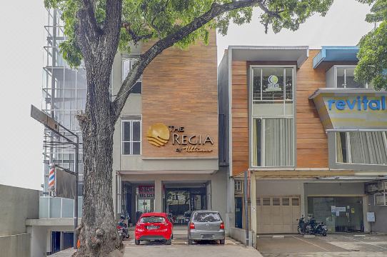 Collection O Cihampelas Near Ciwalk Formerly Regia Cihampelas