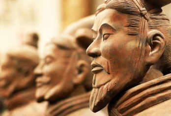 【8-16人小团】兵马俑+丽山园+华清宫一日游可选长恨歌【多种团型可供选择：8人T7高端商务，16人精致团，热销团，多种车型、解锁各种玩法！】