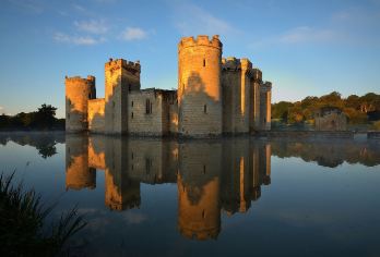 英国马其赛特郡利物浦博马里斯城堡+都柏林圣三一学院图书馆【私家团包车游 I 中英文司导 I 行程可沟通调整】