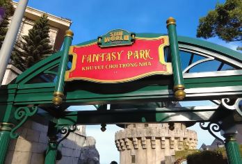 岘港出发：巴拿山-黄金佛手桥奇幻乐园一日游【乘坐世界海拔落差极大，距离极长的缆车，登上巴拿山，欣赏沿途郁郁葱葱的森林和连绵起伏的丘陵景色；】