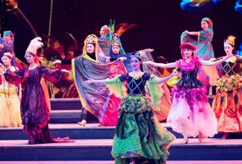 新疆天山天池+国际大巴扎歌舞演出一日游【乌鲁木齐周边著名景点+本地特色演出+专业司导+多团型可选+活动时间足】