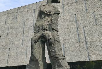 侵华日军南京大屠杀遇难同胞纪念馆/专职导游讲解/配备无线耳麦【[精致小团]跟随讲解达人，带您走进不一样的纪念馆，告别吵杂大团，品质有保障】