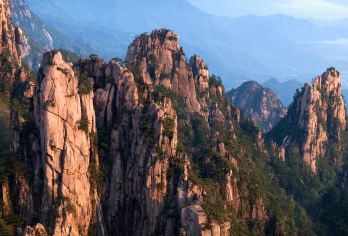 黄山风景区一日游【16人团 |导游陪爬+市区出发 | 纯玩】【16人精品小团+纯玩0购物+市区酒店/黄山北站/汤口换乘中可接送+导游讲解！】
