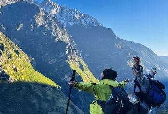 中虎跳峡徒步纯玩一日游【赠领队，登山杖，中餐，高路小团】【十大经典徒步路线之一，短途必选徒步路线 ,探秘虎跳峡“感受惊、奇、险”打卡大地，拍的旅行照片】