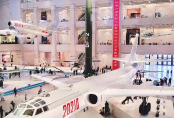 军博亲子精讲 北京军事博物馆【含耳麦+研学精讲】【[见证历史，感受军魂]博物馆展示了中国从古代到现代的军事发展历程，展现了中国人民解放军的英勇精神】