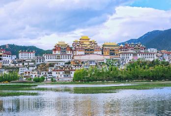 香格里拉普达措松赞林寺一日游纯玩2-10人小团遇见小可爱松鼠【2-10人舒适小团，随停随走灵活自由，真纯玩无购物；】