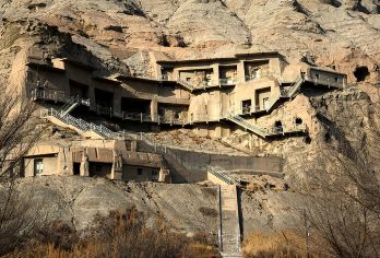 新疆克孜尔千佛洞一日游【观赏赠送地狱之火打卡 纯玩无自费】【▼[缤纷景点]克孜尔千佛洞享有中国 “四大石窟”之美誉！红色悬崖峡谷风光，感受神秘大峡谷的神秘！】