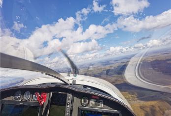 江苏徐州固定翼飞行体验一日游【参与操纵飞机+拍照留念】【经验丰富老机长，价格透明，服务用心贴心放心】