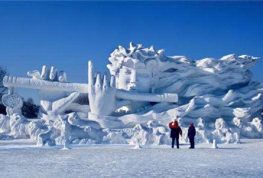 太阳岛雪博会+伏尔加庄园一日游【私家团】【私密出行-2-6人mini团-尽享轻奢体验，用对待朋友的方式带你玩遍冰雪之都】