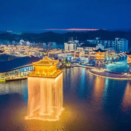 婺源篁岭+婺女洲度假区一日游【可选6人小团含演出】