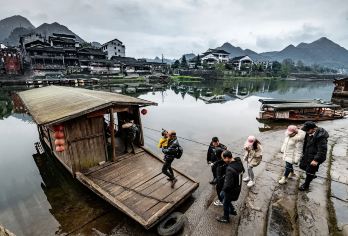 【独立成团】凤凰古城+边城茶峒+矮寨大桥+悬崖栈道+天问台【独立成团，2-6人位置可以选，无购物，无推销，无必消自费】