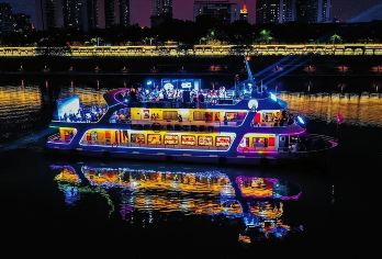 南宁+青秀山+民族博物馆+邕江夜游+三街两巷一日游+私家团【9点团不早起+市区酒店接送+本地司机向导+全程独立舒适私家车+安心出游】