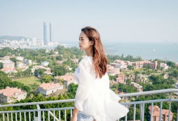 厦门鼓浪屿+菽庄花园一日游【12人纯玩小团·含船票门票午餐】【[线路精心设计]在拥有300多条小巷的鼓浪屿为你串联起1条人少景美的世遗线路，含菽庄花园+钢琴博物馆】