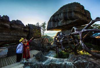 恩施梭布垭石林一日游2至8人私家团含门票+景交车/纯玩不拼团【[VIP小团]专车上门接送，舒适车型当地司机】