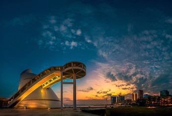 中国澳门大三巴牌坊+澳门恋爱巷+澳门玫瑰圣母堂+议事亭前帝【专车服务+行程可调+酒店接送】