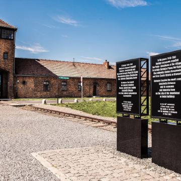 波兰克拉科夫奥斯维辛集中营一日游英文团｜含门票+官方专业讲解