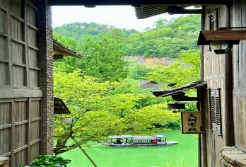 贵州贵阳+甲秀楼+花溪夜郎谷包车（+8小时中英俄语导游）EA【全程中文/英文/俄语服务，沟通无障碍，景点可调】