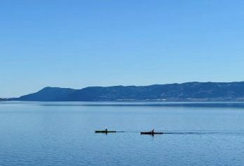米约萨湖+维京体育场+海德马克博物馆+主座教堂（十小时包车）【无需为交通烦恼，舒适专车全程接送，行程灵活自由，随心掌控游览节奏，沉浸式感受挪威风情。】