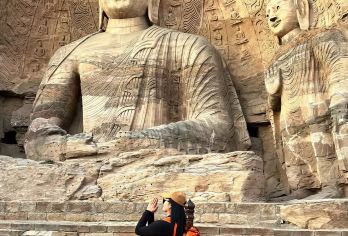 云冈石窟+恒山甄选准新车※景点游玩不限时酒店上门接12号线【[精品包车一日游]全系车型均使用[精品车型]-车内干净卫生，司机服务热情贴心，大同市平城区范围上门接】