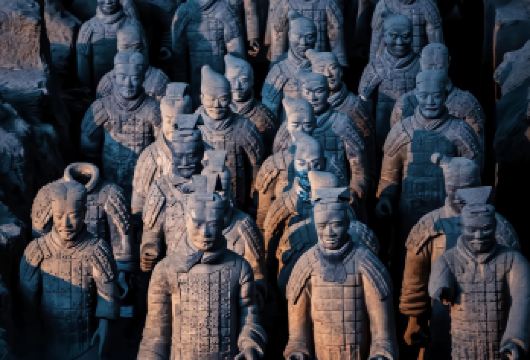 秦始皇兵马俑博物馆+丽山园+中西式自助餐+15人团深度一日游【[双世遗核心]​ 一日遍览两大核心景区：世界文化遗产“秦始皇陵博物院”及“丽山园”】