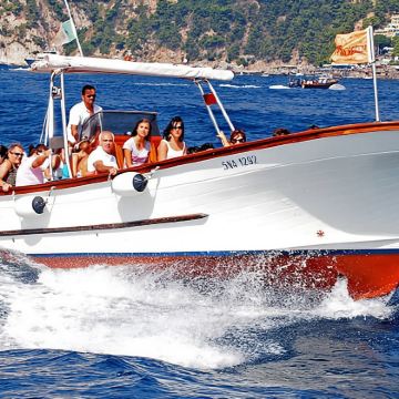 意大利卡普里岛出发岛屿游船之旅(停靠蓝洞)