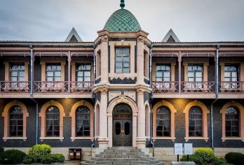 伪满皇宫博物院|大咖讲解|独立包团【1.5H精讲+蓝牙耳机】【1-3人/4-6人/7-10人小包团讲解，提前预约随时安排导游】