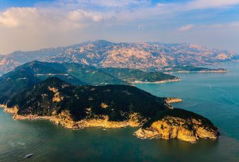 青岛崂山仰口+太清+青山渔村+环海公路一日游-可赶海含门票【[特别省心]市区酒店上门接，专车进山不用换乘压力，精致出游一站式服务让您更放心】