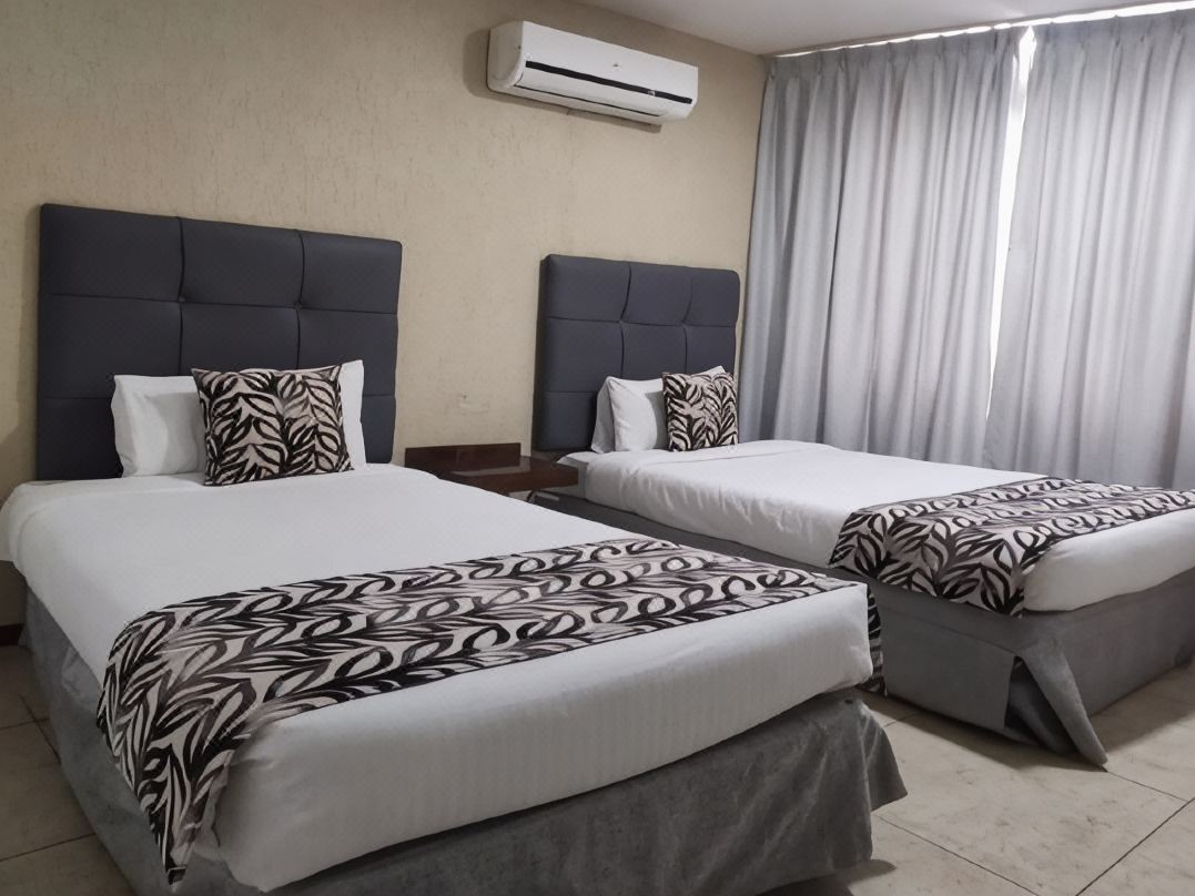Miramar Suites