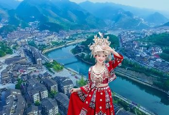 中国贵州茅台镇+遵义会议会址一日活动纯玩【大小同价，安心游。】