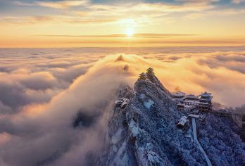 南岳衡山风景区+南岳大庙+祝融峰一日游【15人精致纯玩小团】【[服务保障]15人小众团，专享司导，告别走马观花，尊享旅途欢乐时光】