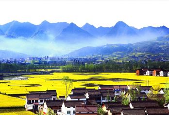 6人团-汉中油菜花+武侯祠+马超墓+武侯墓诸葛古镇+石门栈道【优选当地老司机，熟悉路况，更熟悉当地民俗风情，让旅游不再走马观花。】