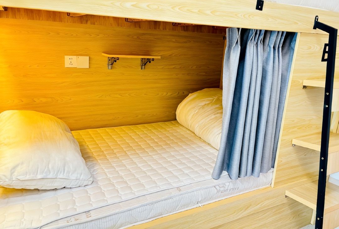 Nezha Capsule Homestay (Jiaosanqiao Subway Station)